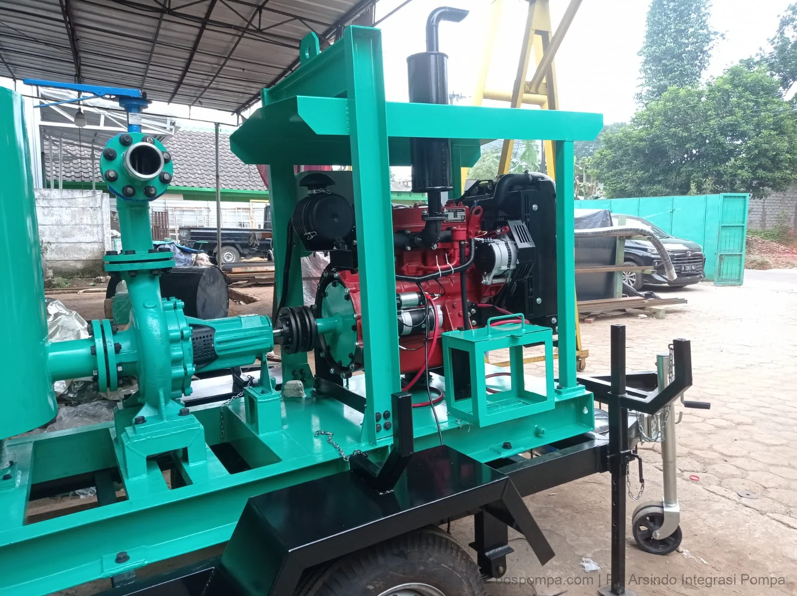 Self-priming centrifugal pump portable