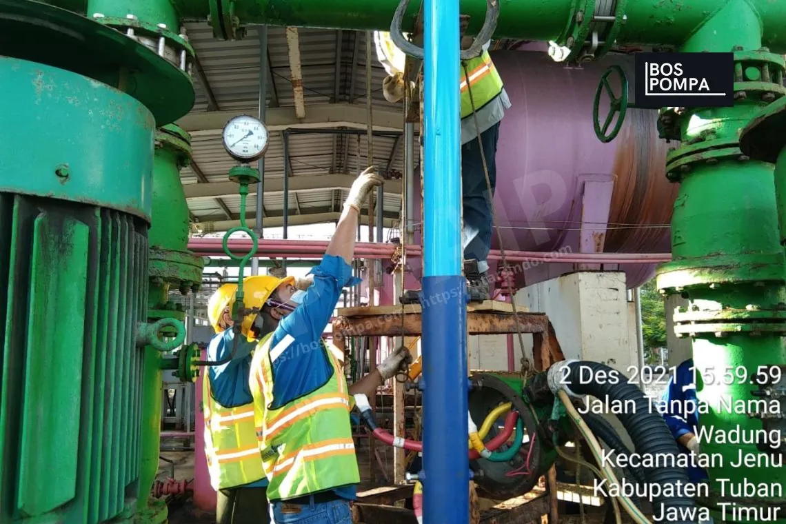 Instalasi pompa backwash KSB di Tuban